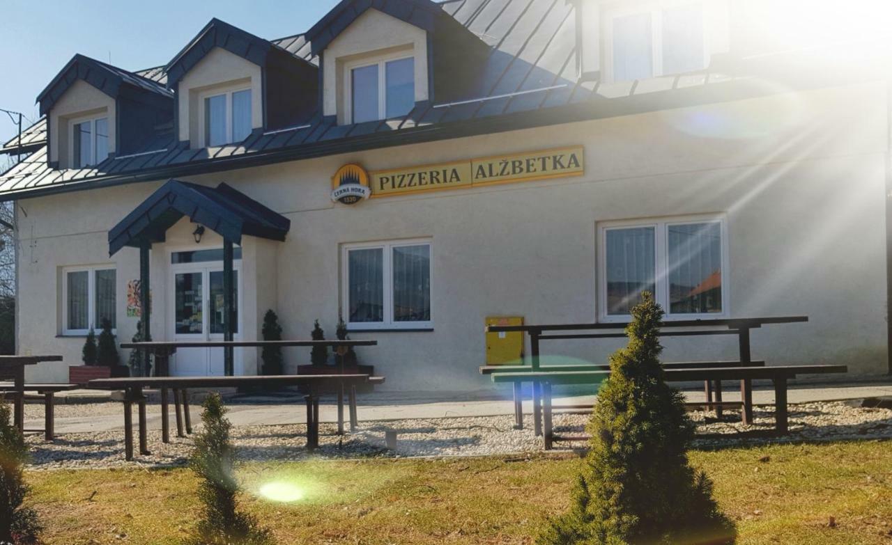 Pizzeria Alzbetka Ξενοδοχείο Strecno Εξωτερικό φωτογραφία