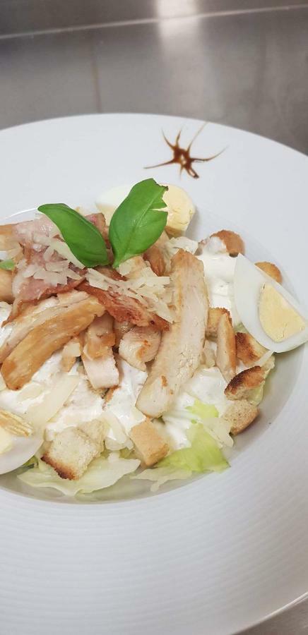 Pizzeria Alzbetka Ξενοδοχείο Strecno Εξωτερικό φωτογραφία