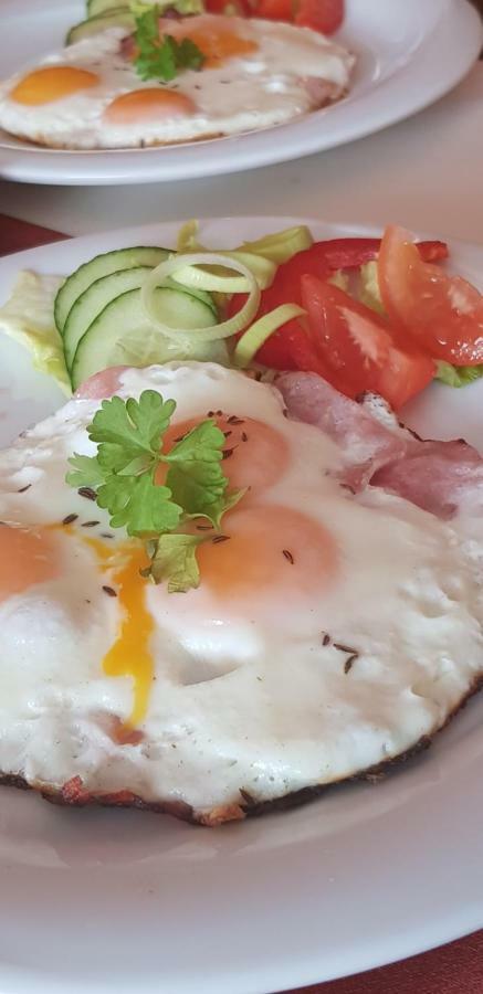 Pizzeria Alzbetka Ξενοδοχείο Strecno Εξωτερικό φωτογραφία