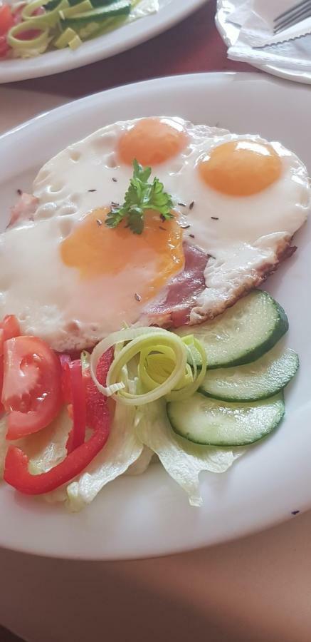 Pizzeria Alzbetka Ξενοδοχείο Strecno Εξωτερικό φωτογραφία